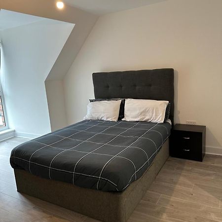 Lush King Ensuite In A Shared Home Manchester Extérieur photo