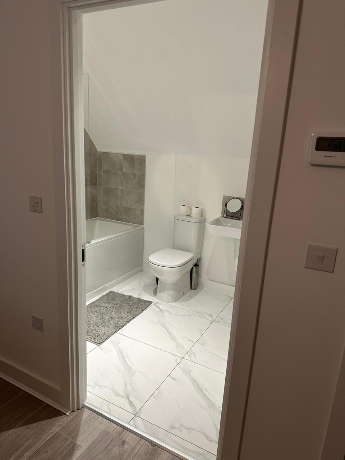 Lush King Ensuite In A Shared Home Manchester Extérieur photo